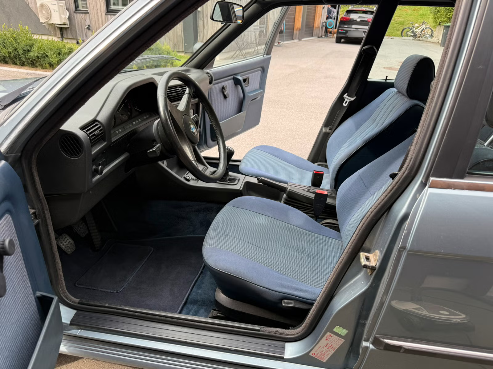 BMW Série 3 E30 (2.5) 1987 13