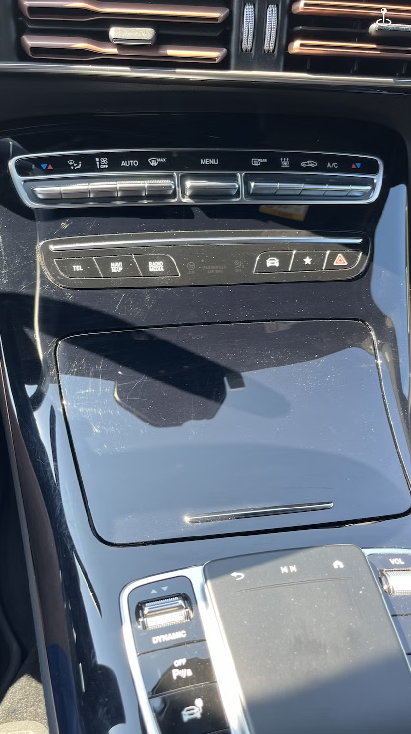 Mercedes-Benz EQC 2021 12