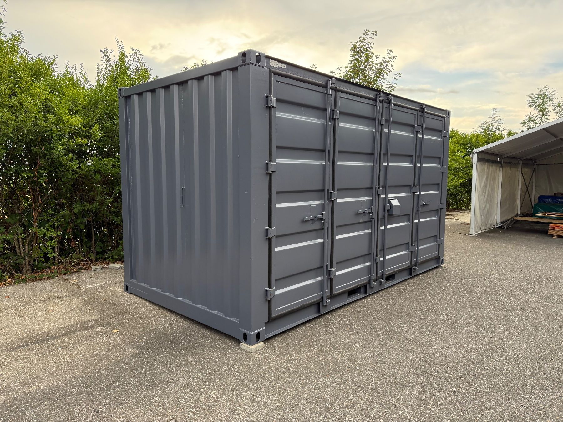Shipping container 15 ft 5