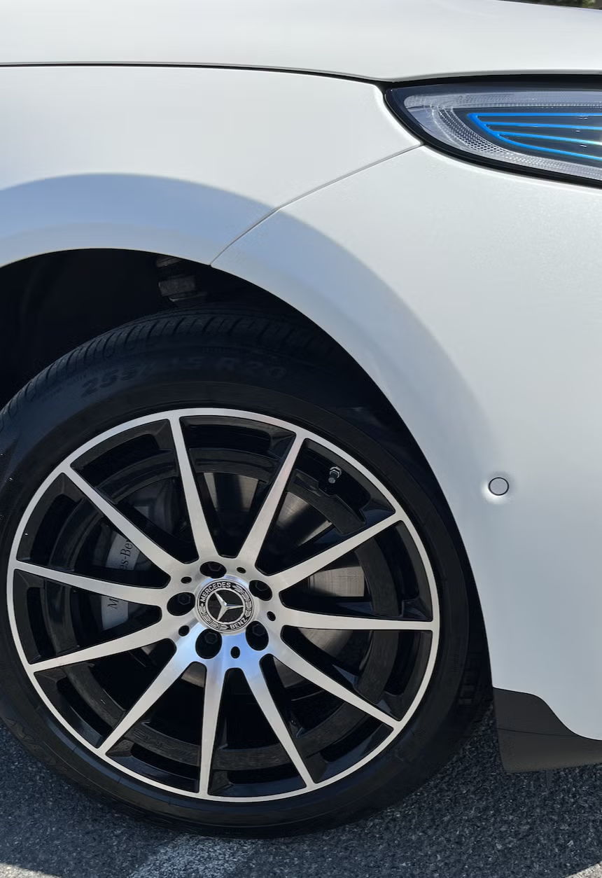 Mercedes-Benz EQC 2021 23