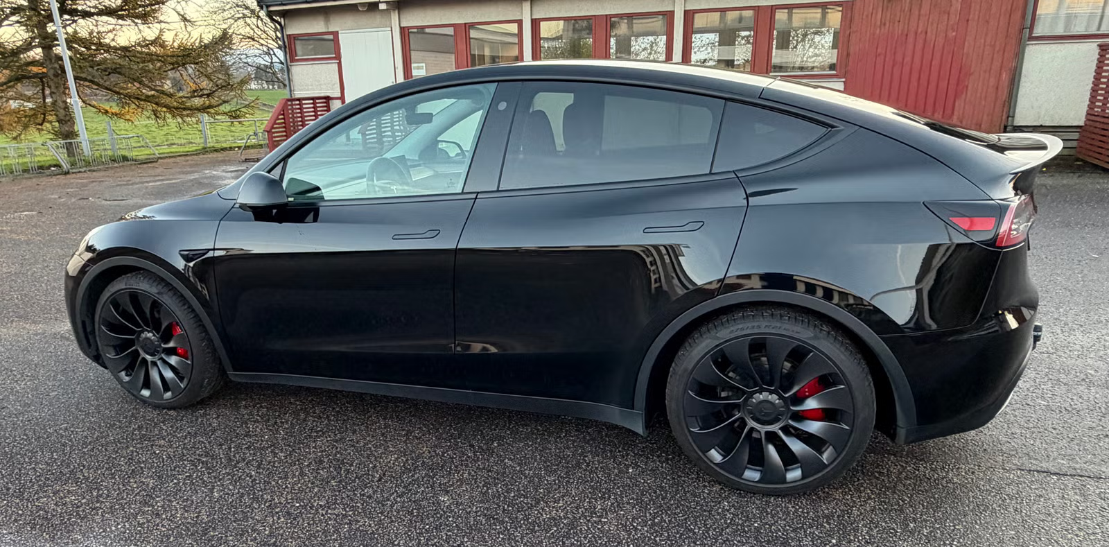 Tesla Model Y Performance 2023 6