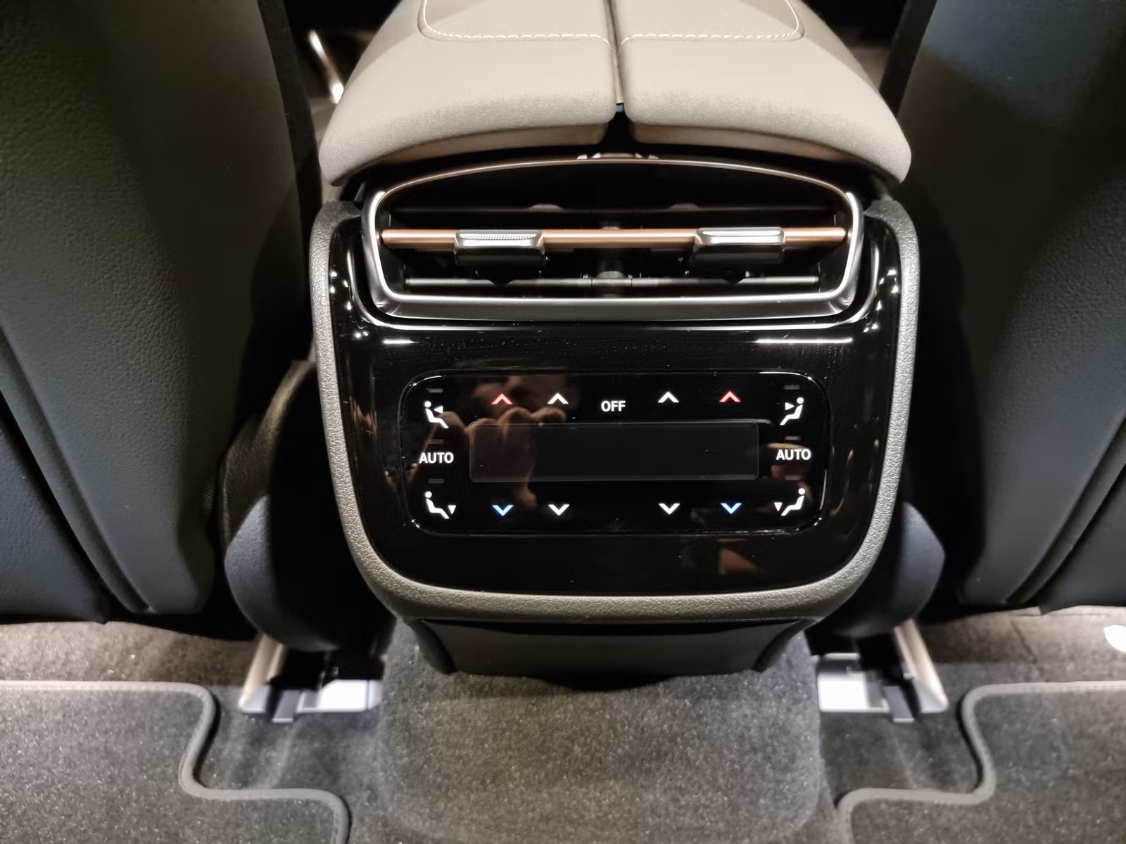 Mercedes-Benz EQS 2023 12