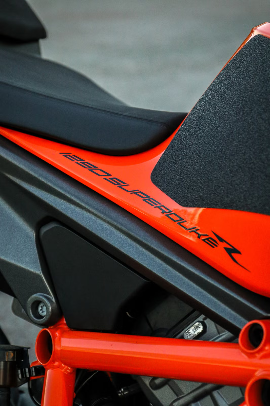 KTM 1290 Super Duke R 2020 28