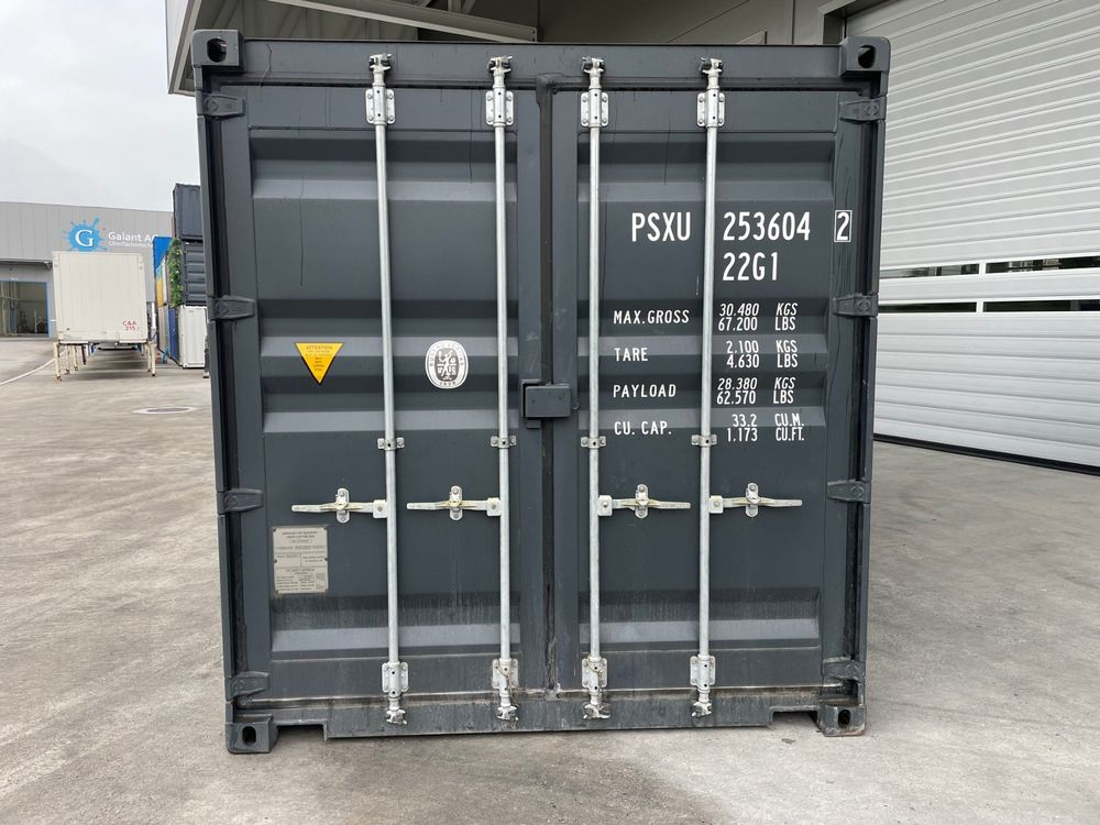 Shipping container 15 ft 39