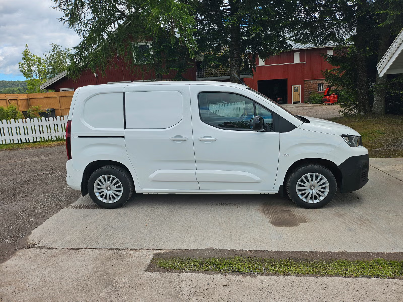 Peugeot Partner 2022 13
