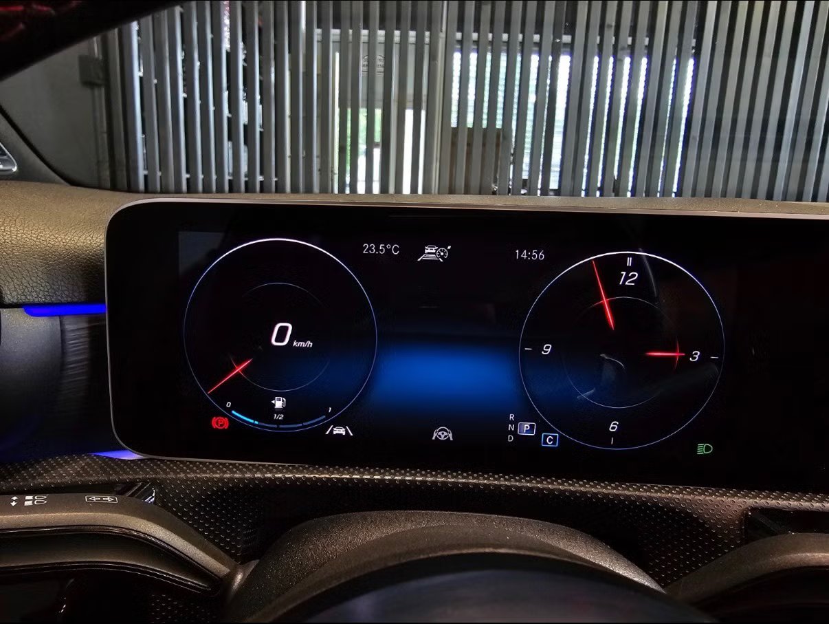 Mercedes-Benz A200 Sedan (AMG) 2019 18