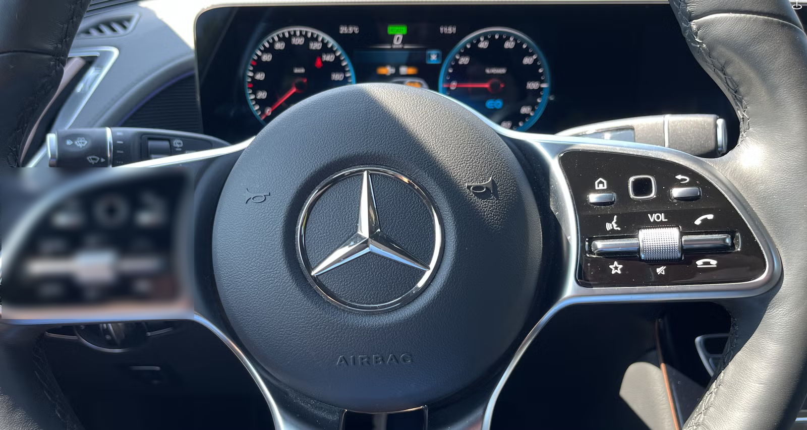Mercedes-Benz EQC 2021 10