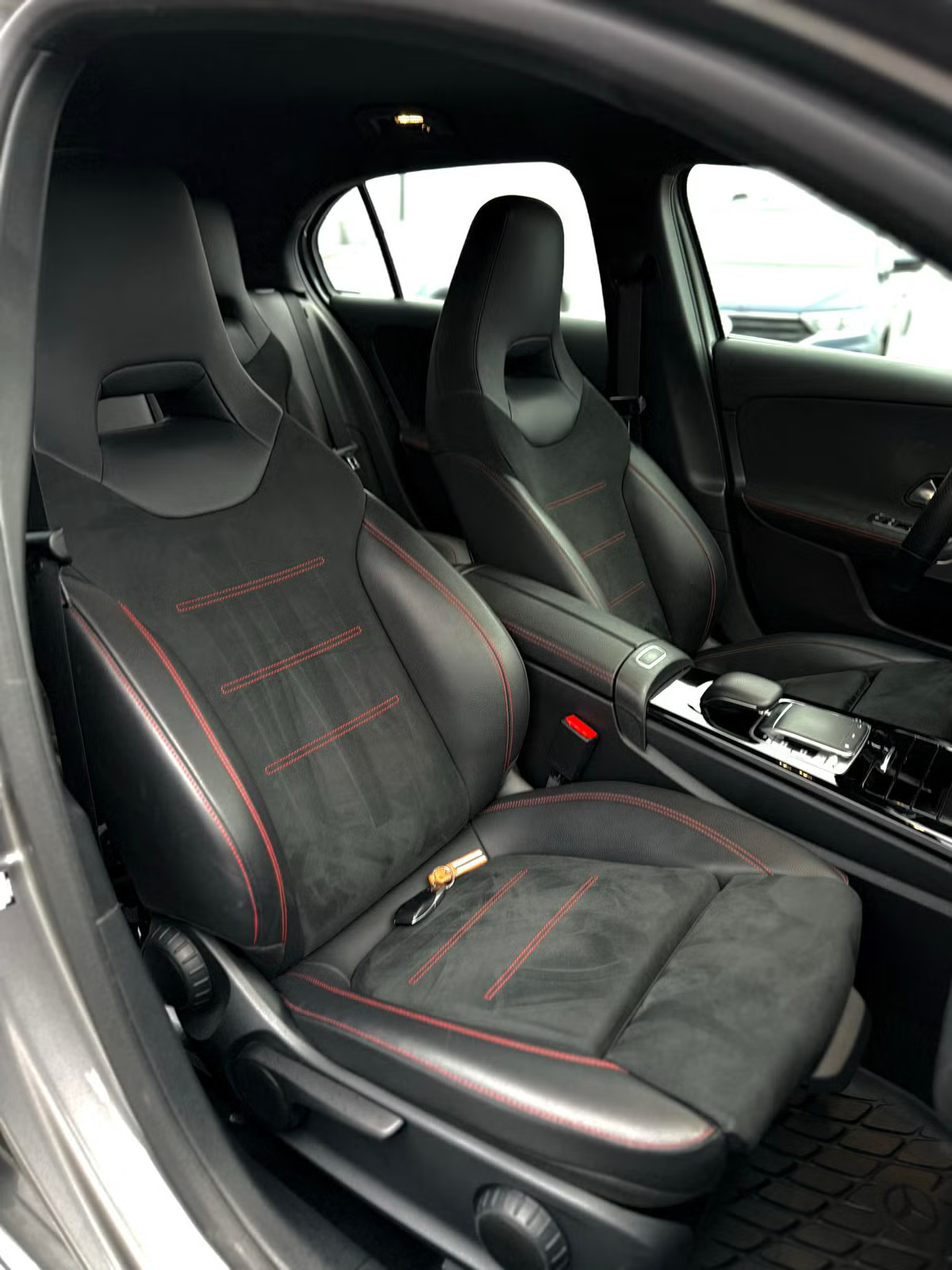 Mercedes-Benz A180 AMG Line 2019 17