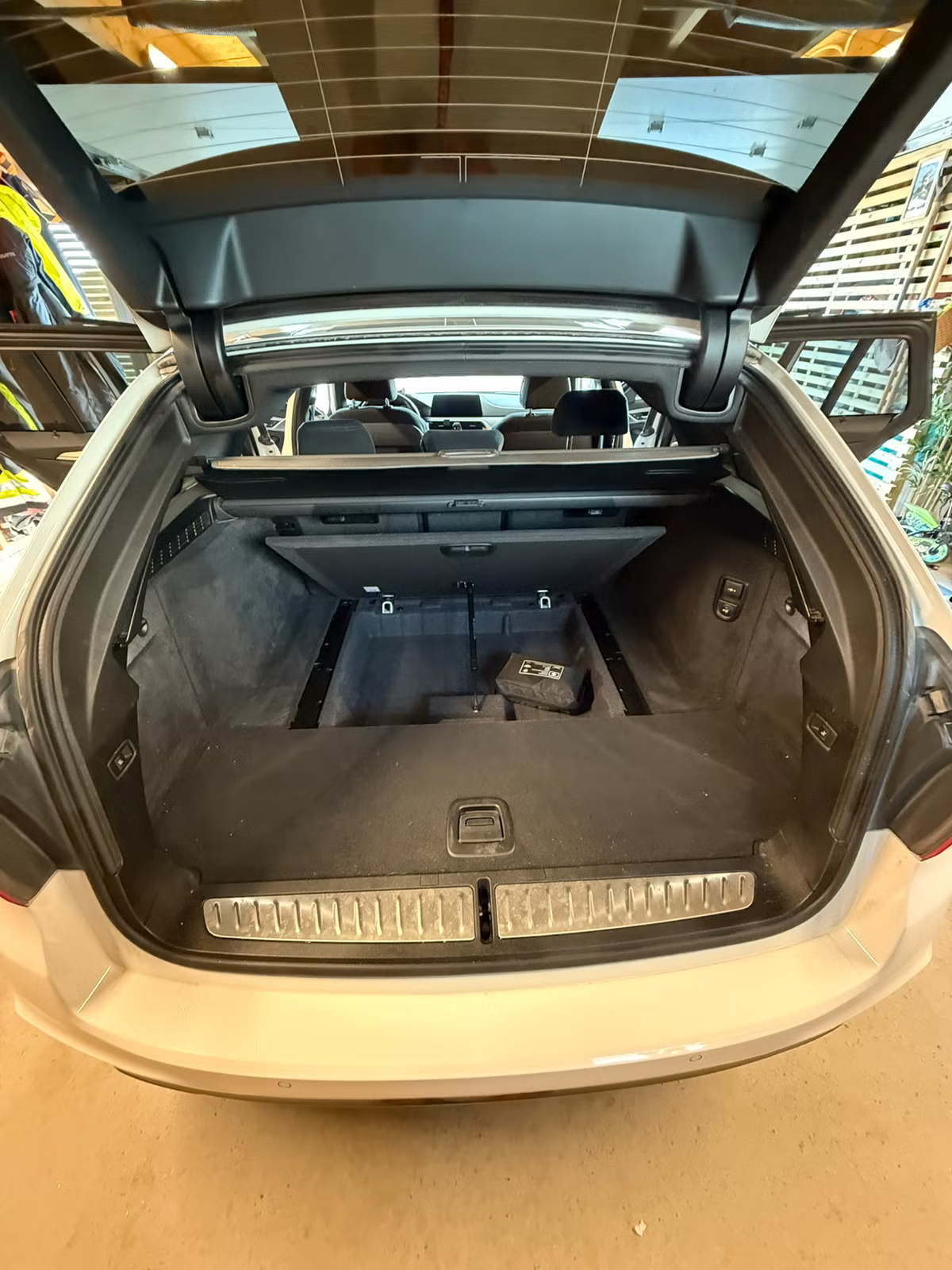 BMW 520d xDrive M Sport Touring 2019 16