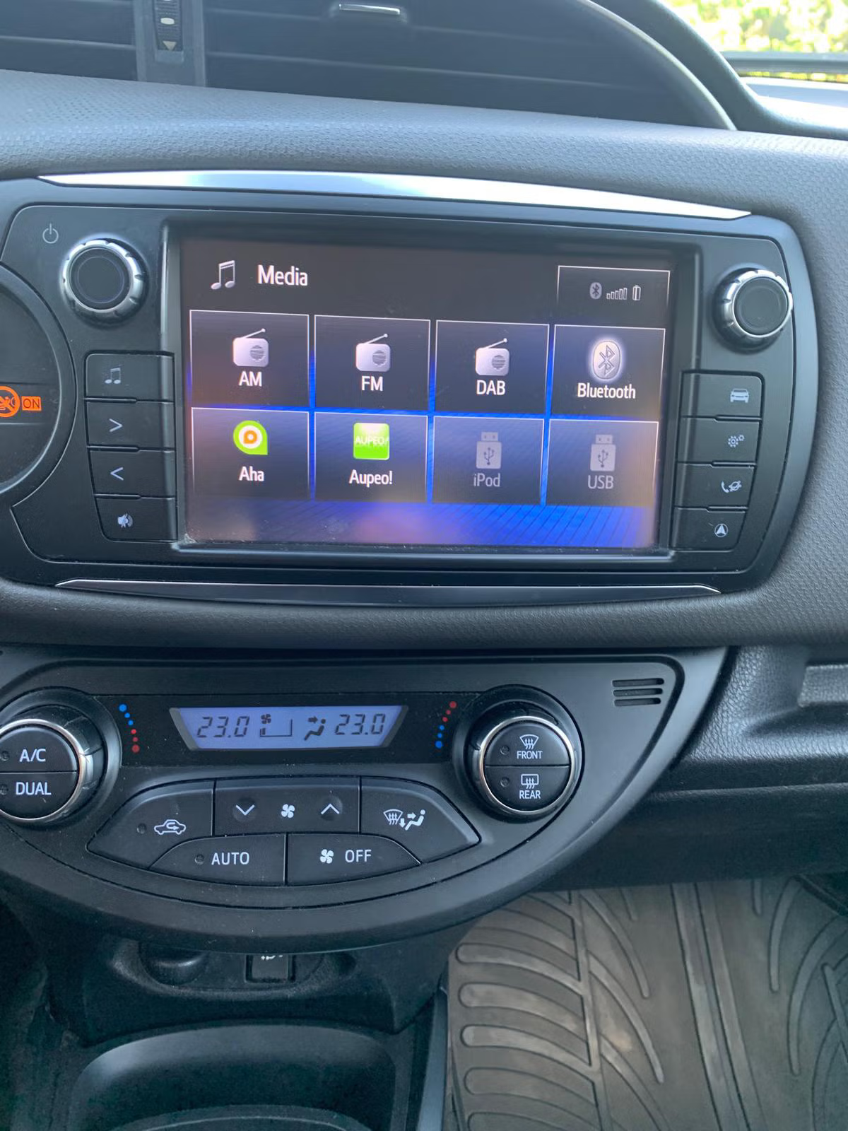 Toyota Yaris 2017 14