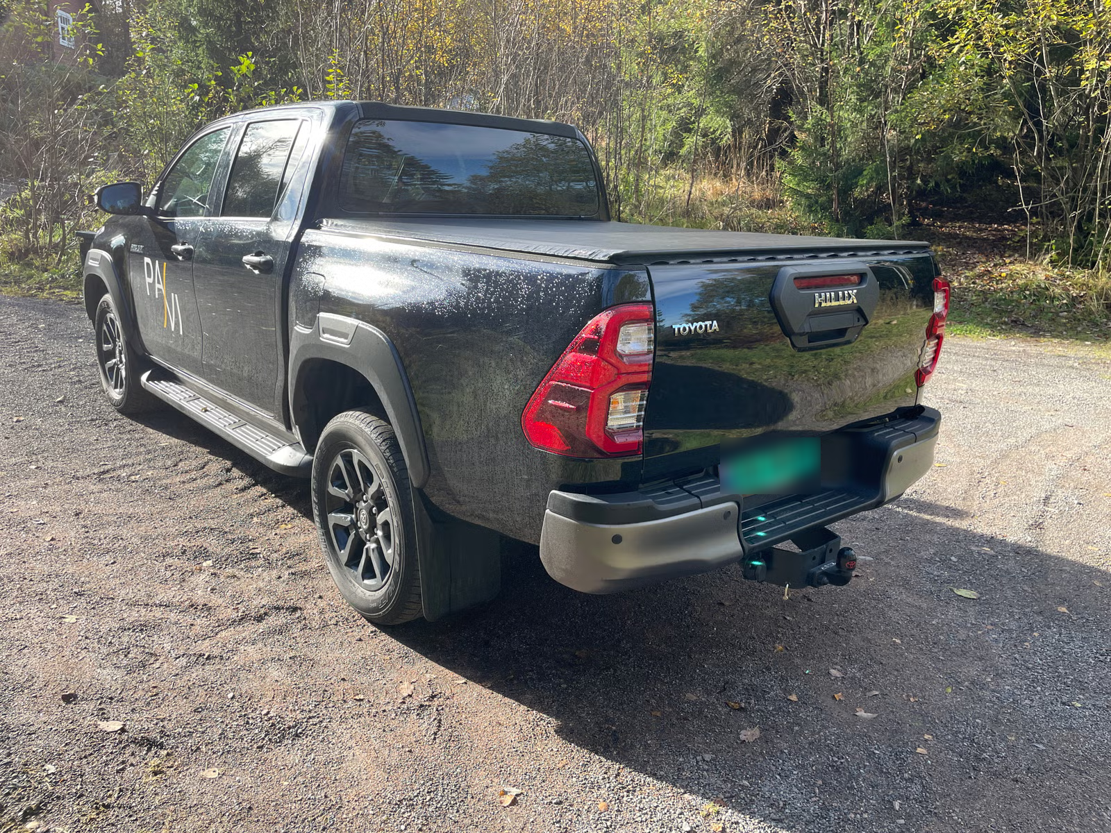 Toyota HiLux 2021 3