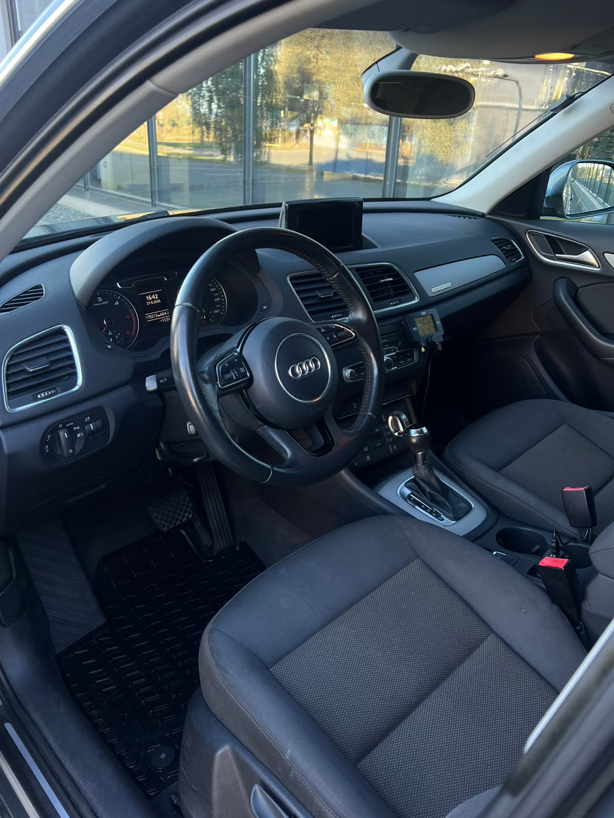 Audi Q3 2012 8
