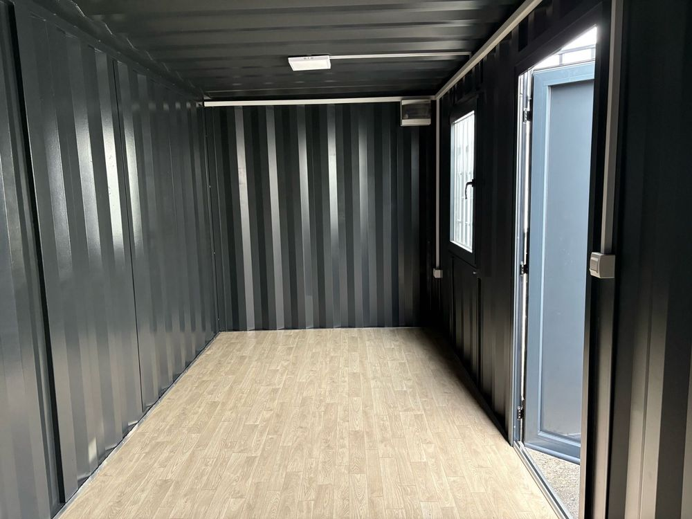 Shipping container 15 ft 17