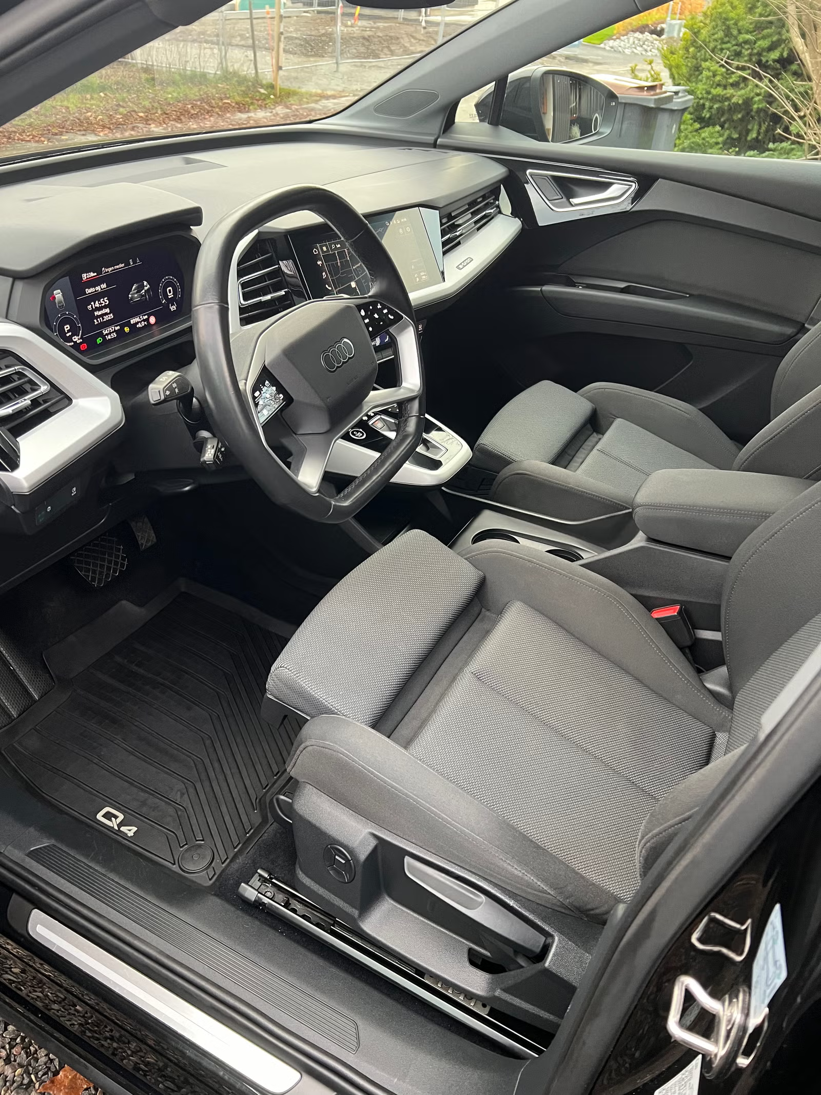 Audi Q4 e-tron 50 quattro 2022 12