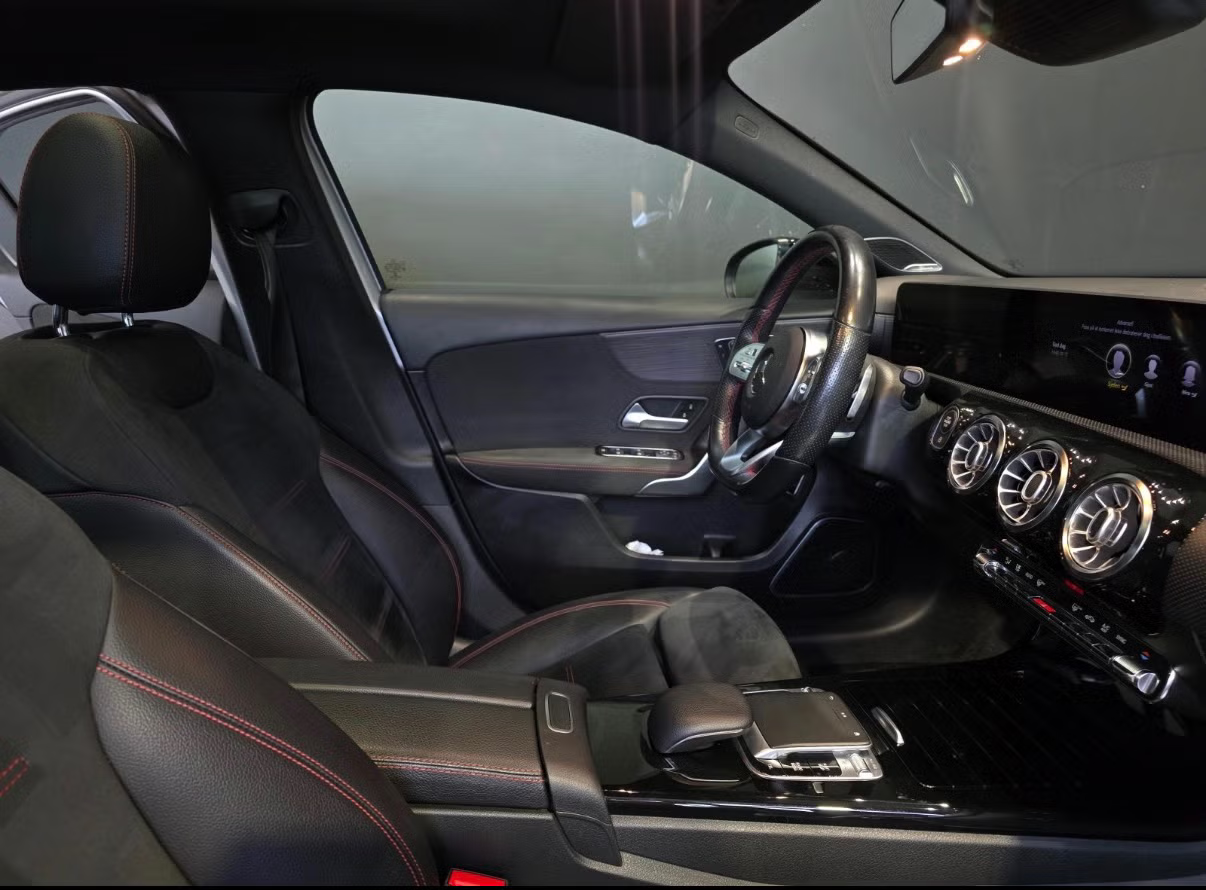 Mercedes-Benz A200 Sedan (AMG) 2019 30