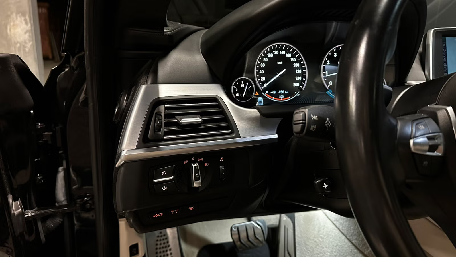BMW 650i Coupé (N63TU) 2013 24