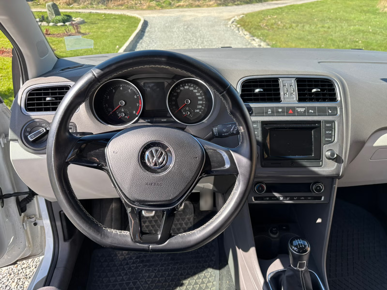 Volkswagen Polo 2015 18