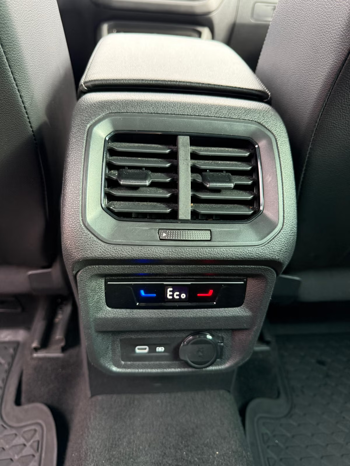 Volkswagen Tiguan eHybrid R-Line 2023 30