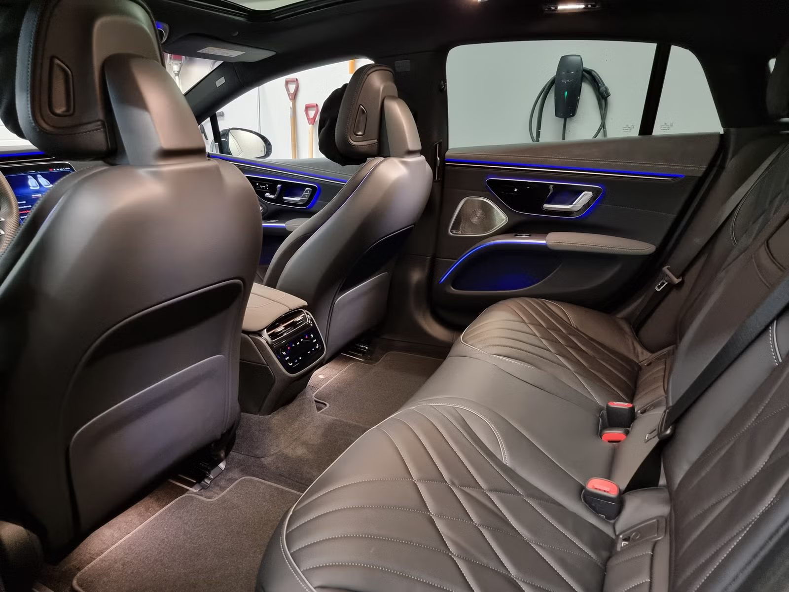 Mercedes-Benz EQS 2023 16