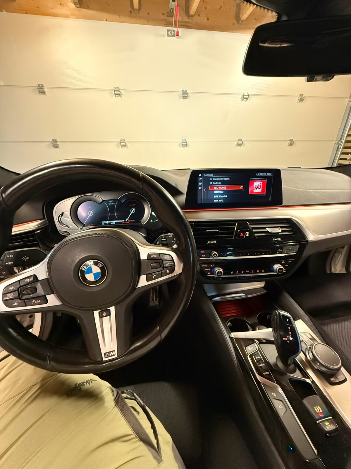 BMW 520d xDrive M Sport Touring 2019 12