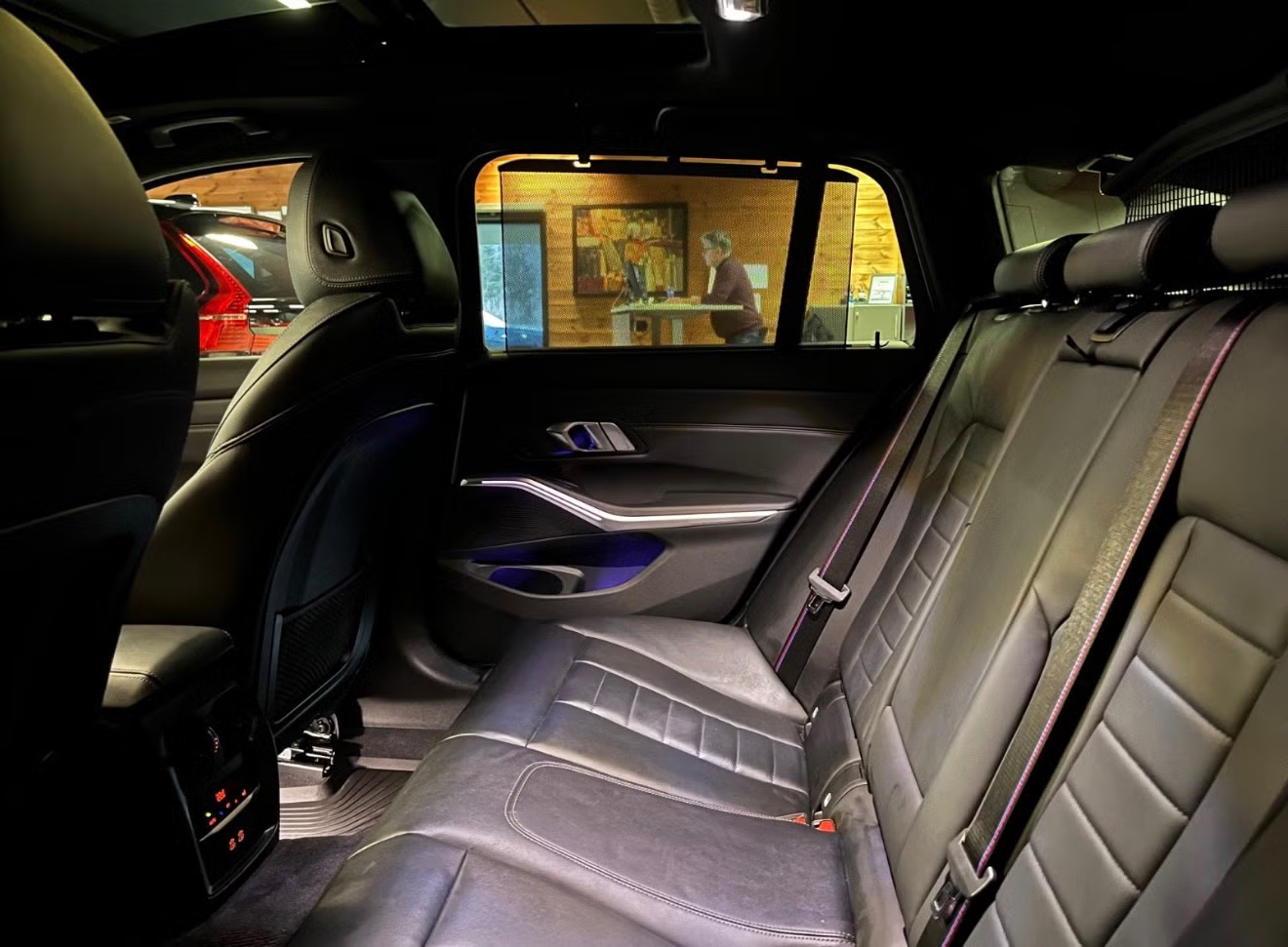 BMW 330e xDrive Touring 2022 25