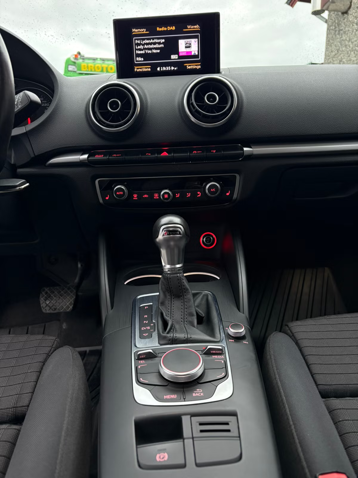 Audi A3 2015 14