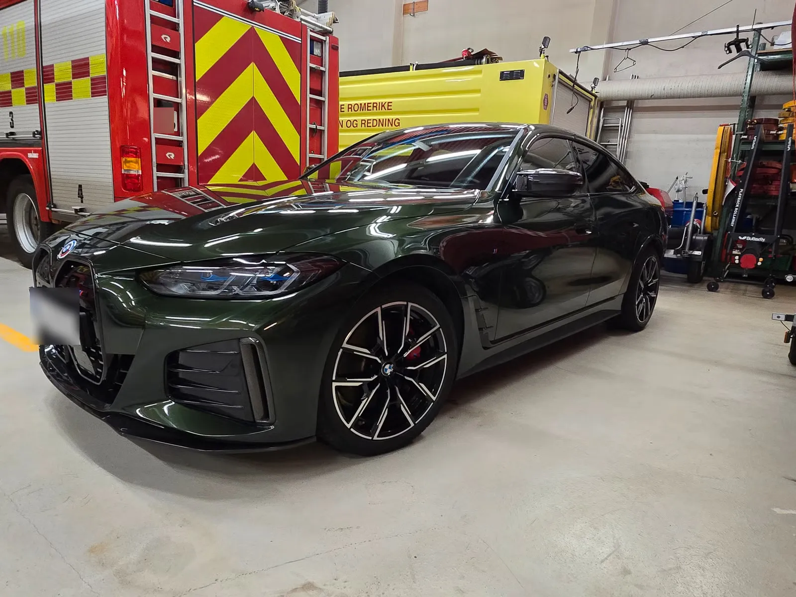 BMW i4 M50 2023 1