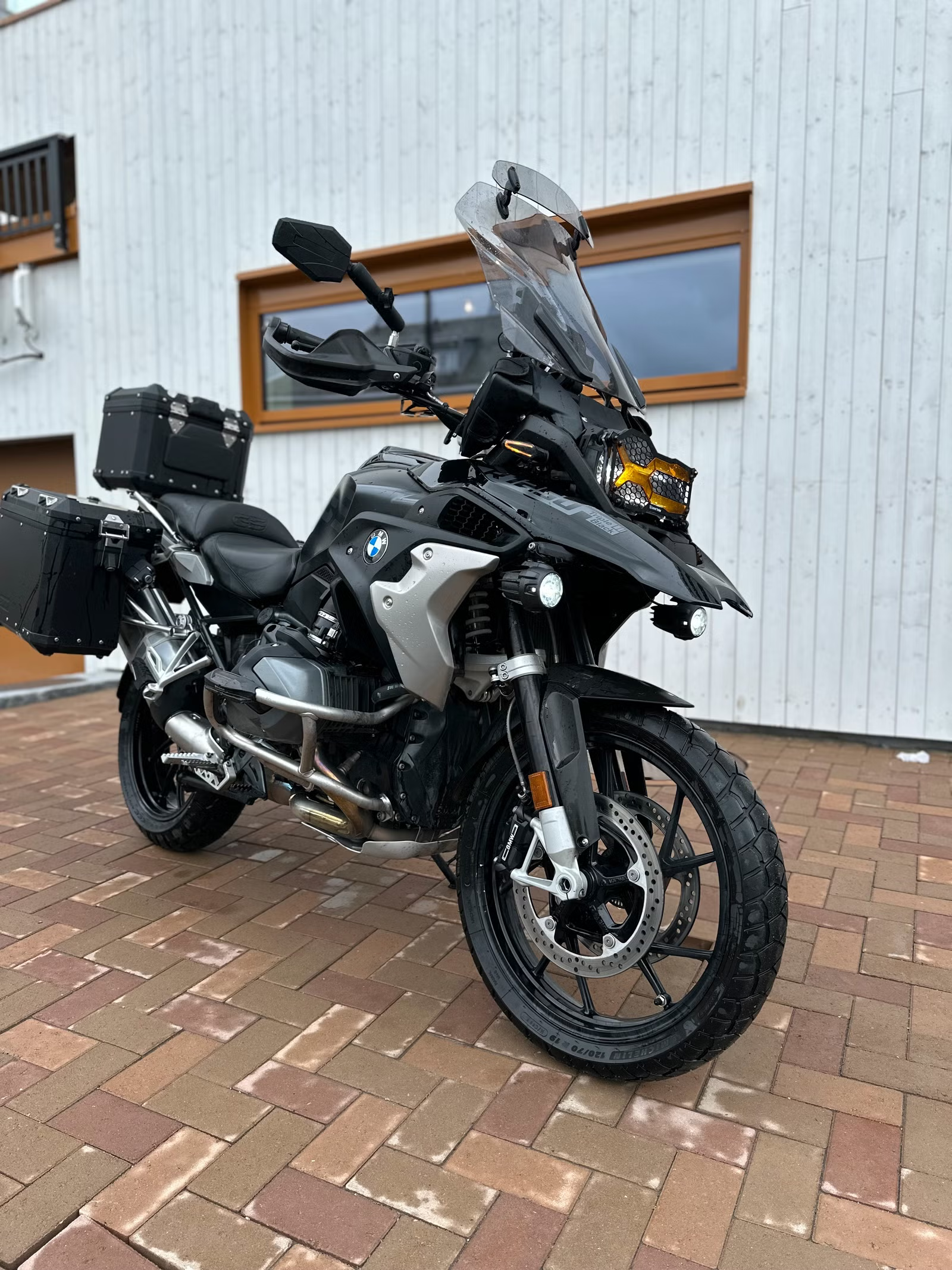 BMW R 1250 GS Triple Black 2022 1