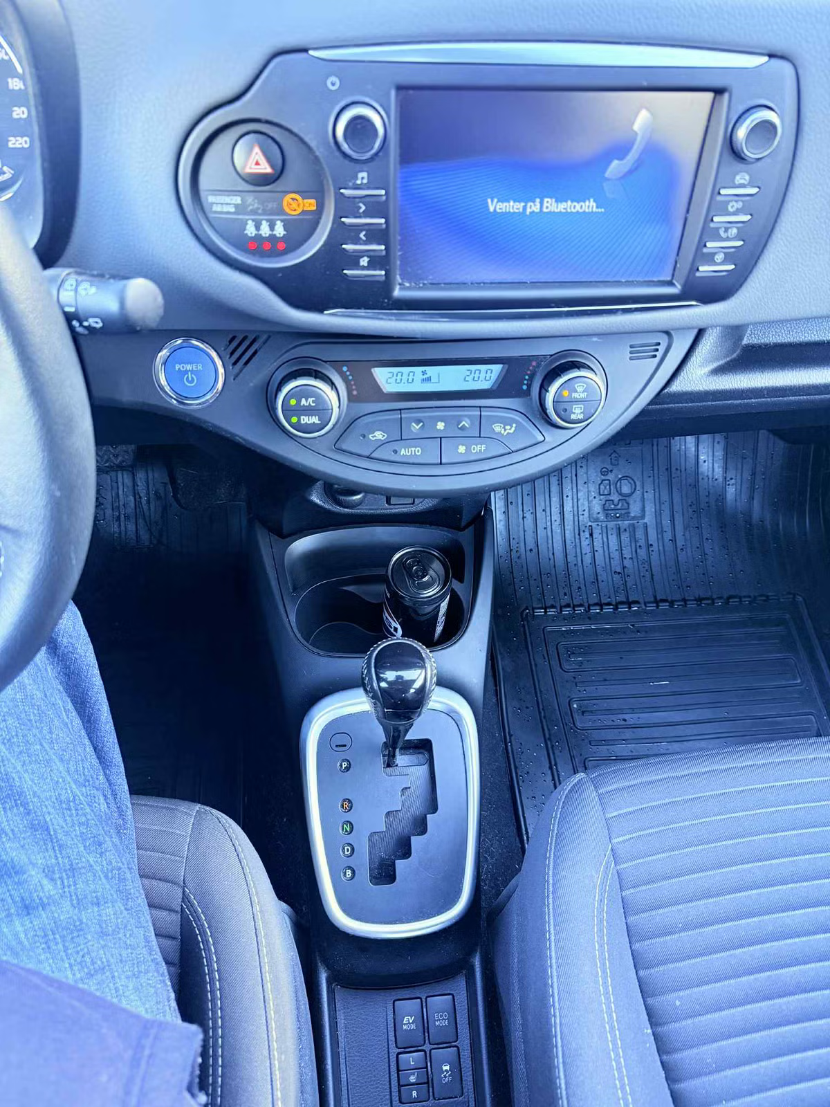 Toyota Yaris 2017 16